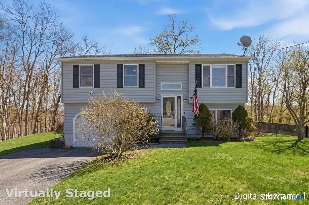 Unit for sale at 17 Vine Street, Putnam, CT 06260