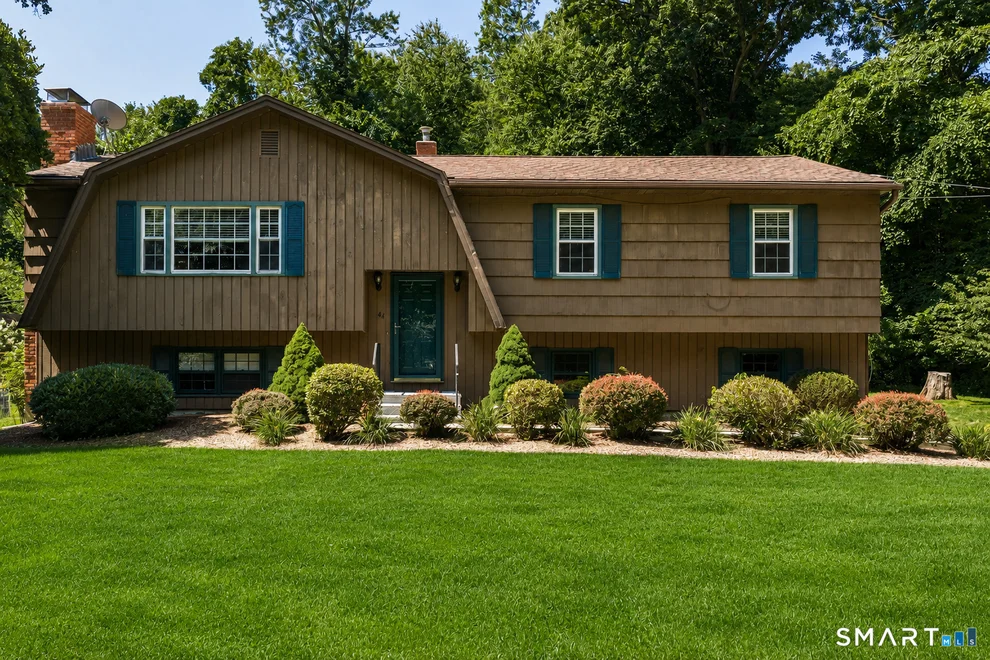 Unit for sale at 44 Juggernaut Road, Prospect, CT 06712