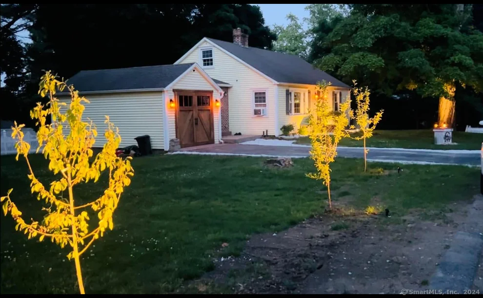 Unit for sale at 15 Wainwright Drive, Woodstock, CT 06281