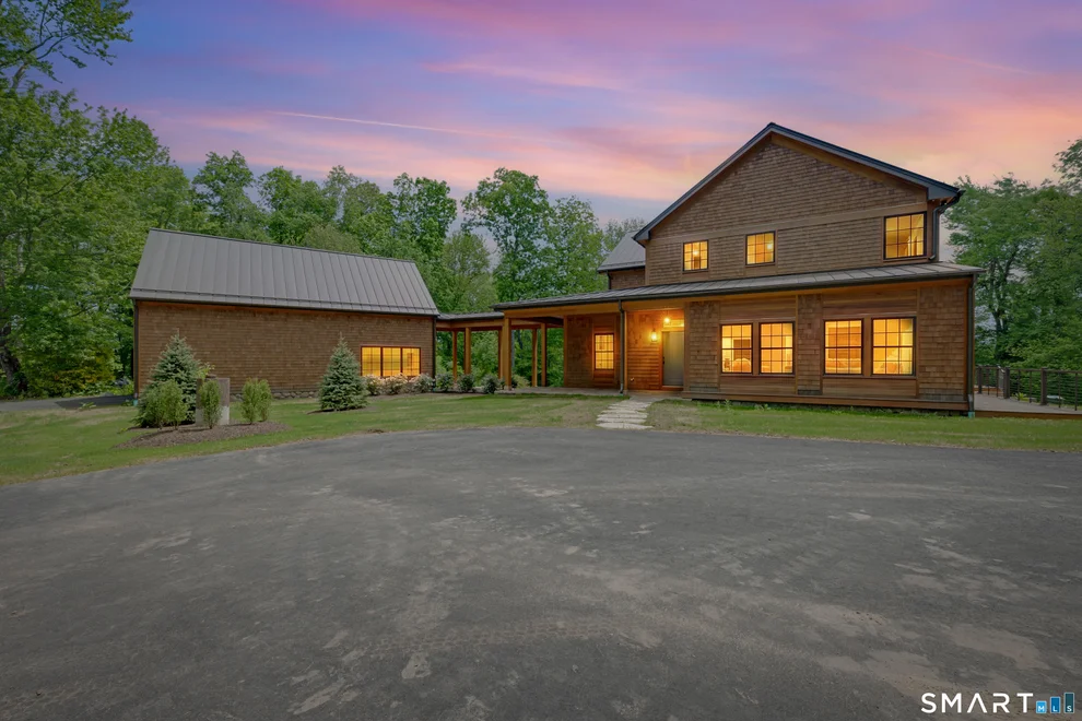 Unit for sale at 158 Quasset Road, Woodstock, CT 06281