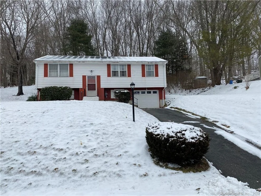 Unit for sale at 2 Lauren Lane, Norwich, CT 06360