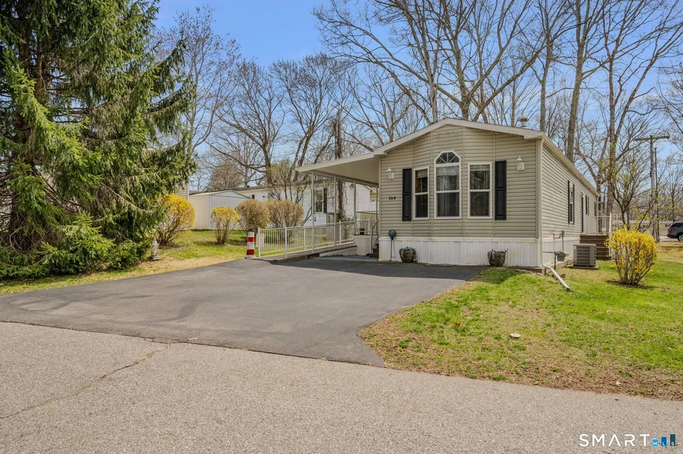 Unit for sale at 136 Hunters Road, Norwich, CT 06360