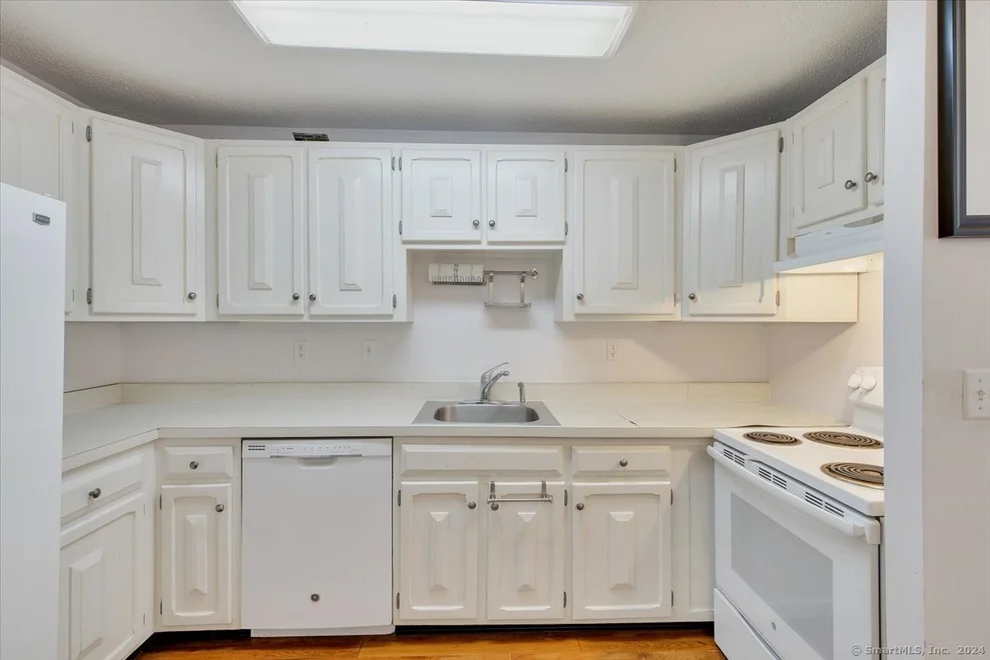 Unit for sale at 50 Hill Road, Canton, CT 06019
