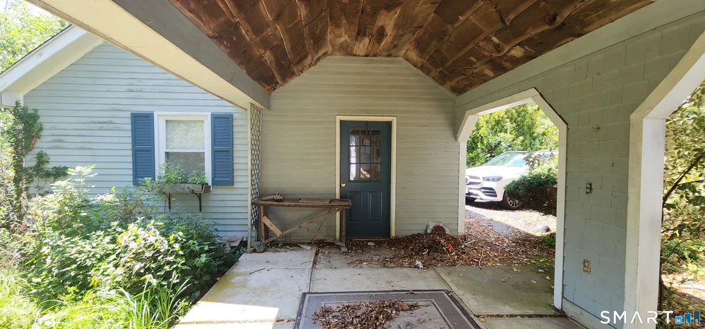 Unit for sale at 142 Fog Plain Road, Waterford, CT 06385