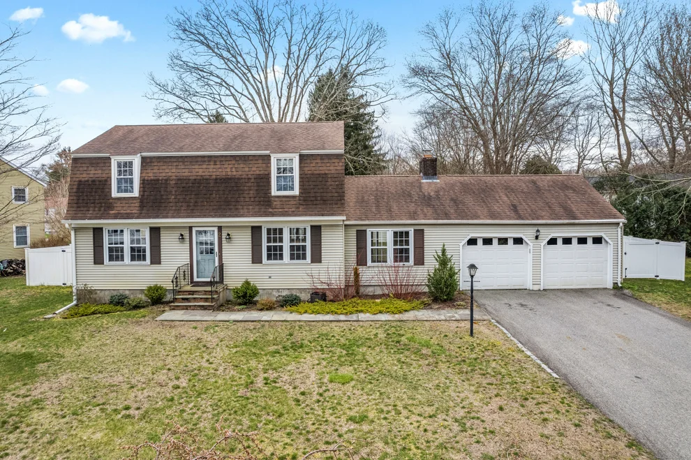 Unit for sale at 2 Cross Drive, Waterford, CT 06385