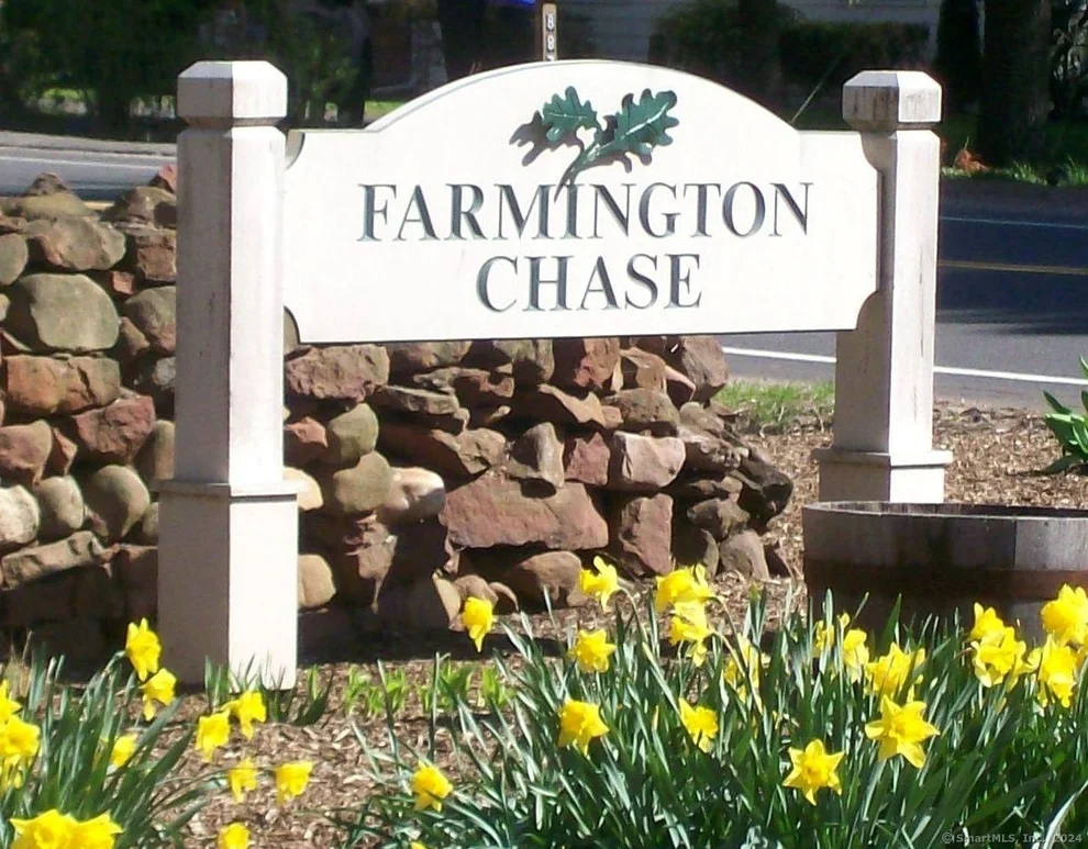 Unit for sale at 25 Farmington Chase Crescent, Farmington, CT 06032