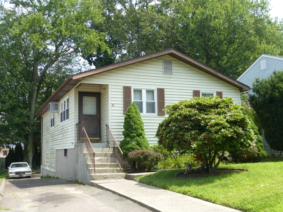 Unit for sale at 84 Brentwood Avenue, Waterbury, CT 06705