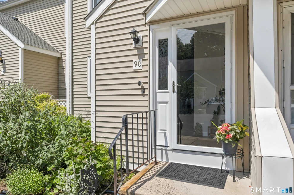 Unit for sale at 9 9 The Hamlet Unit C, Enfield, CT 06082