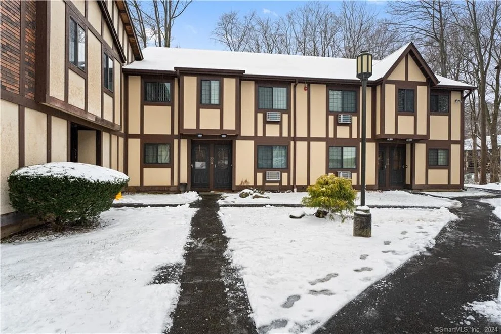 Unit for sale at 314 Foxwood Lane, Milford, CT 06461