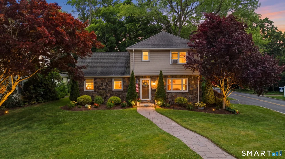 Unit for sale at 2 Stephen Street, Manchester, CT 06040