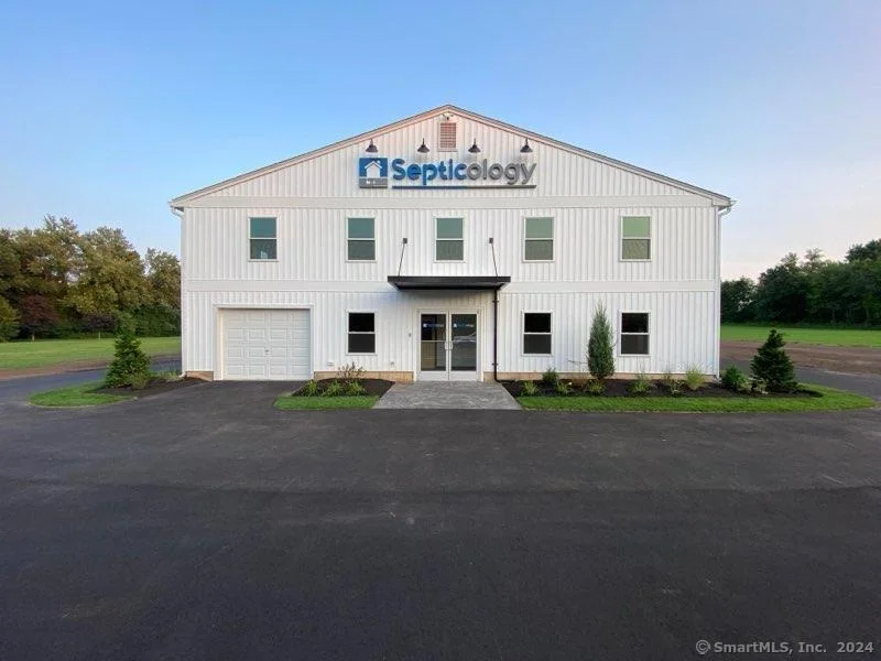 Unit for sale at 17 Wapping Road, East Windsor, CT 06016