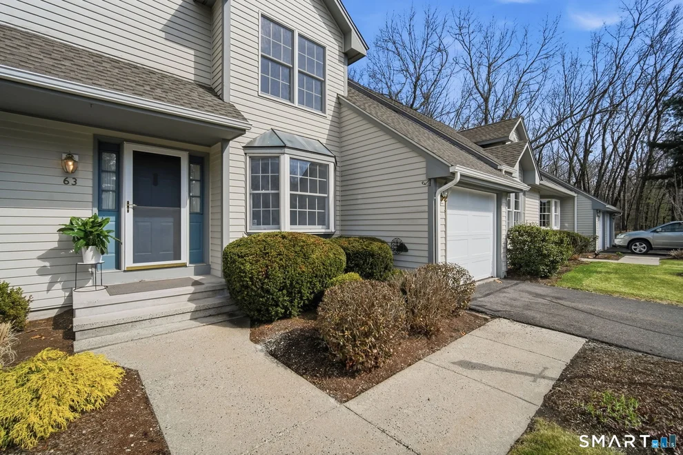 Unit for sale at 63 Dartmoor, Enfield, CT 06082