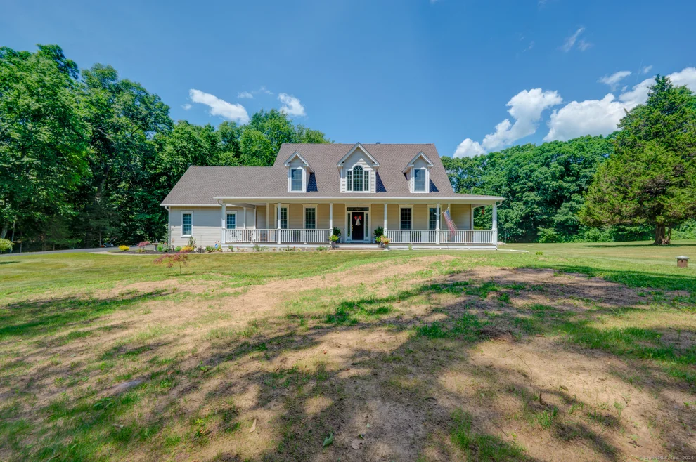 Unit for sale at 25 Comstock Trail, East Hampton, CT 06424