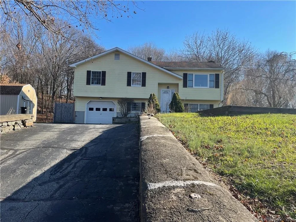 Unit for sale at 59 Woodside Avenue, Norwich, CT 06360