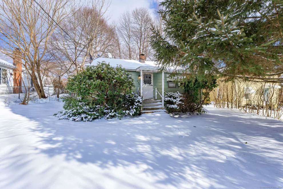 Unit for sale at 486 Barlow Street, Bristol, CT 06010