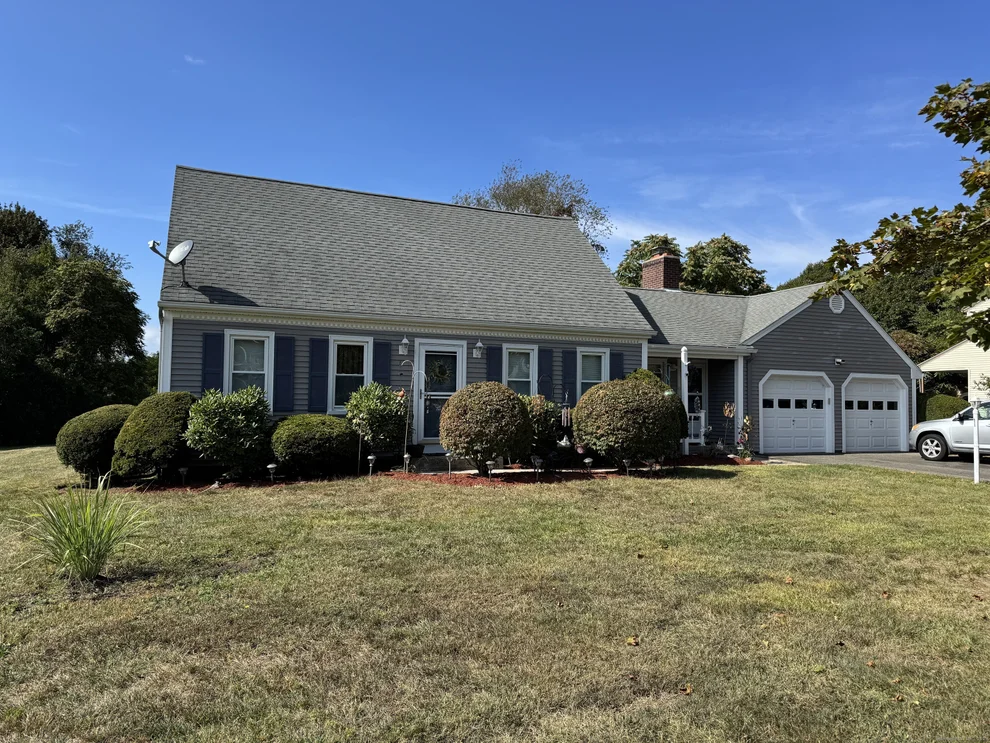 Unit for sale at 67 Royal Oak Circle, Meriden, CT 06450