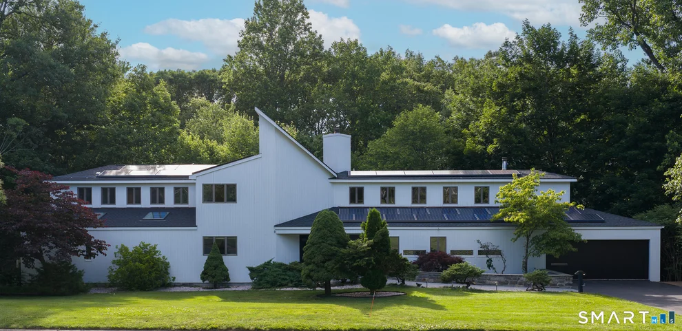 Unit for sale at 25 Surrey Drive, Cheshire, CT 06410