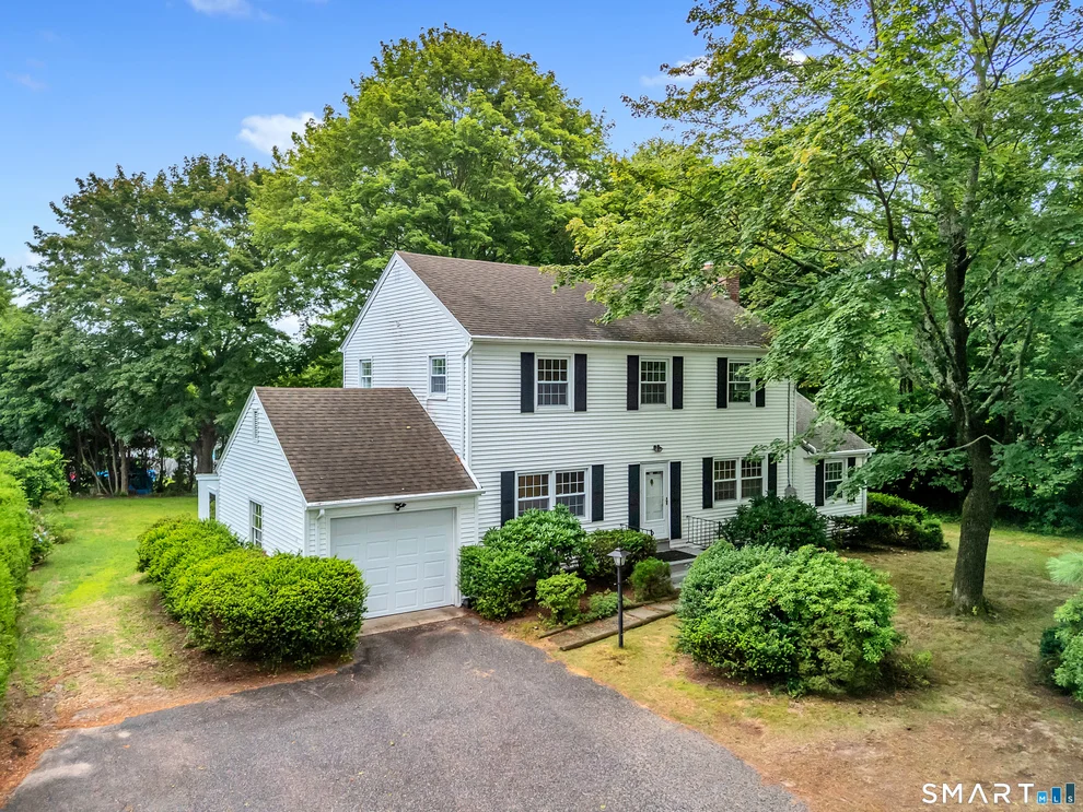 Unit for sale at 129 Chesterfield Road, East Lyme, CT 06333