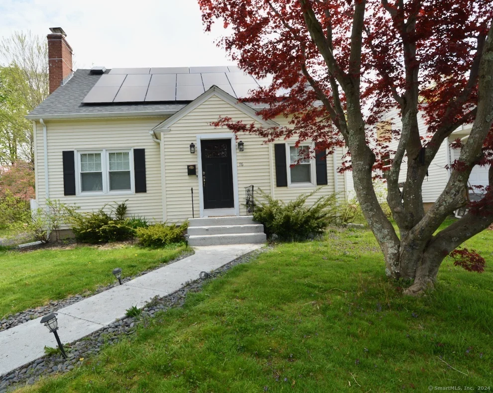 Unit for sale at 76 Hunting Hill Avenue, Middletown, CT 06457