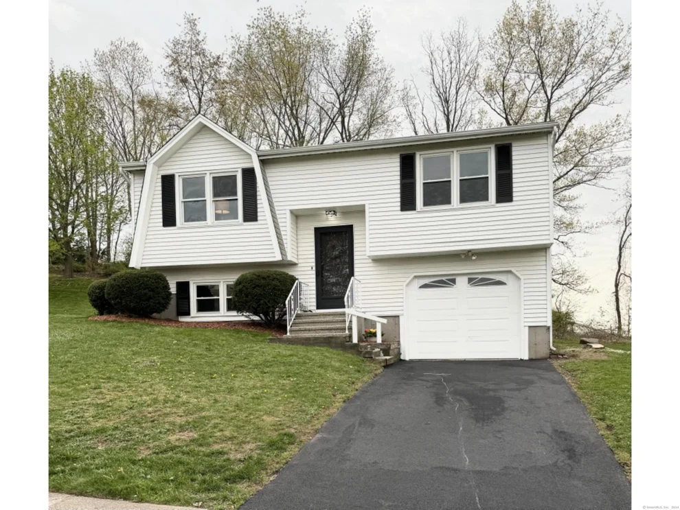 Unit for sale at 145 Meetinghouse Ridge, Meriden, CT 06450