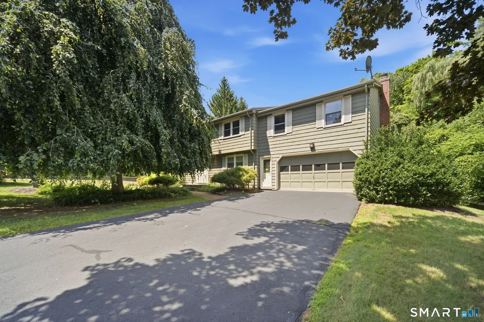 Unit for sale at 40 Eastview Drive, Windsor, CT 06095