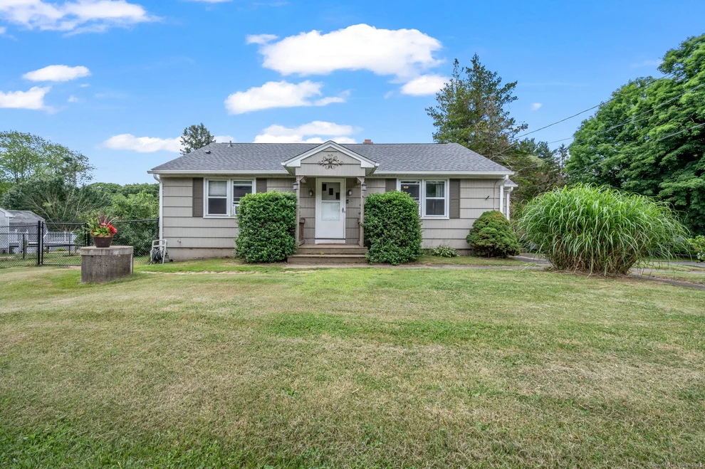 Unit for sale at 137 Fort Shantok Road, Montville, CT 06382