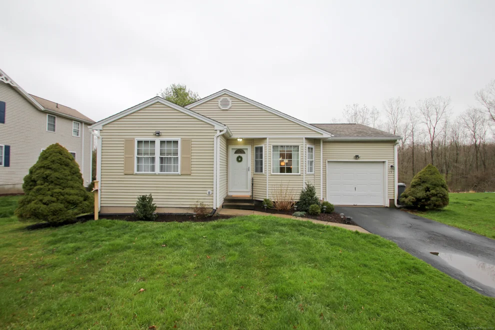 Unit for sale at 15 Pheasant Hill Drive, Enfield, CT 06082