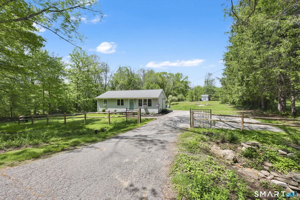 Unit for sale at 471 Goose Lane, Coventry, CT 06238