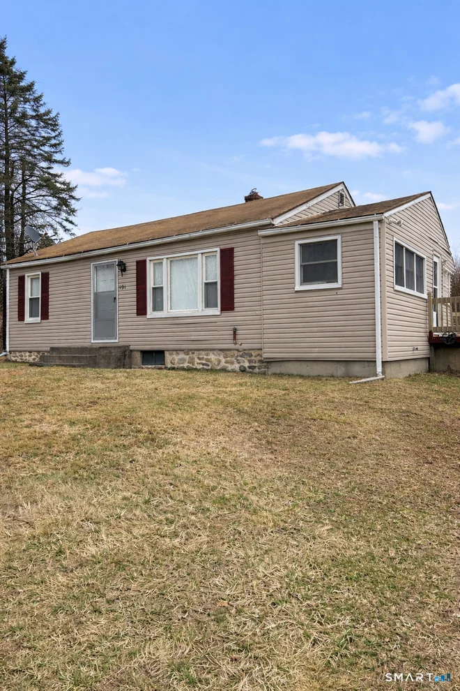Unit for sale at 191 South Street, Morris, CT 06763