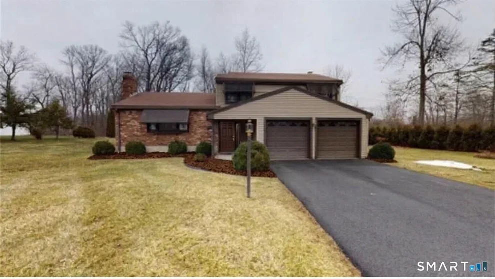 Unit for sale at 204 Willowcrest Drive, Windsor, CT 06095