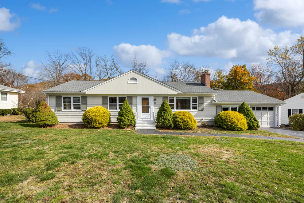 Unit for sale at 40 Macarthur Drive, Hamden, CT 06518