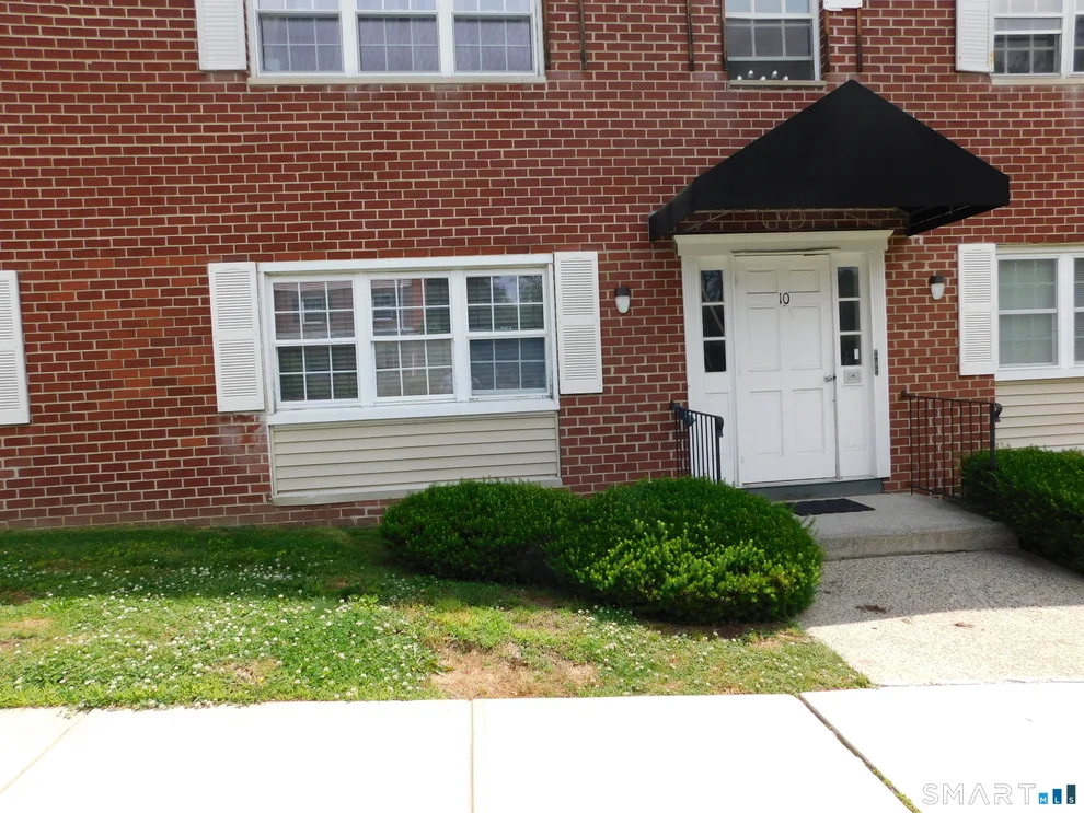 Unit for sale at 50 Greenhouse Road, Bridgeport, CT 06606