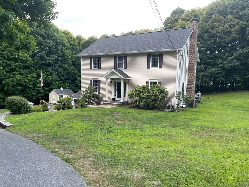 Unit for sale at 185 Curtis Farms Road, Middlebury, CT 06762