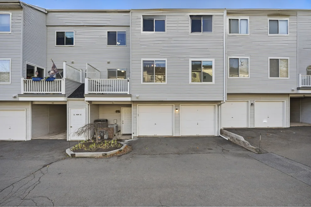 Unit for sale at 84 Staffordshire Commons Drive, Wallingford, CT 06492