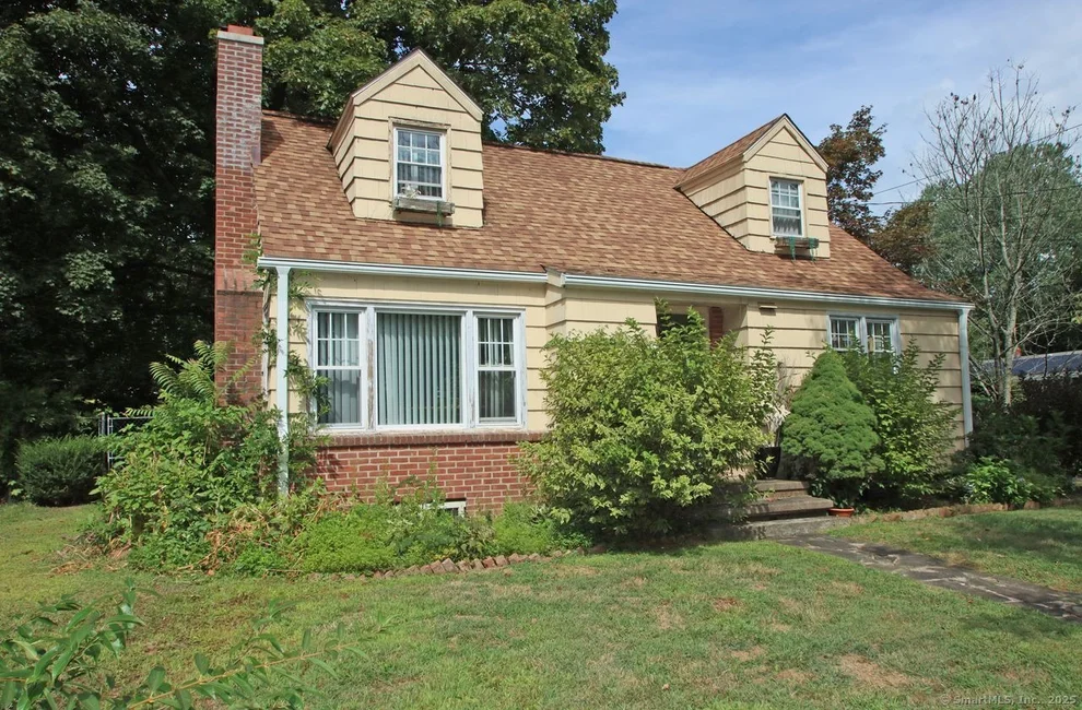 Unit for sale at 520 Hartford Turnpike, Hamden, CT 06517