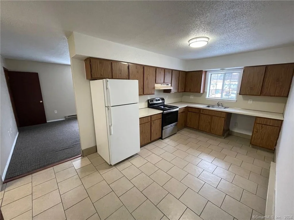 Unit for sale at 975 Meriden Road, Waterbury, CT 06705