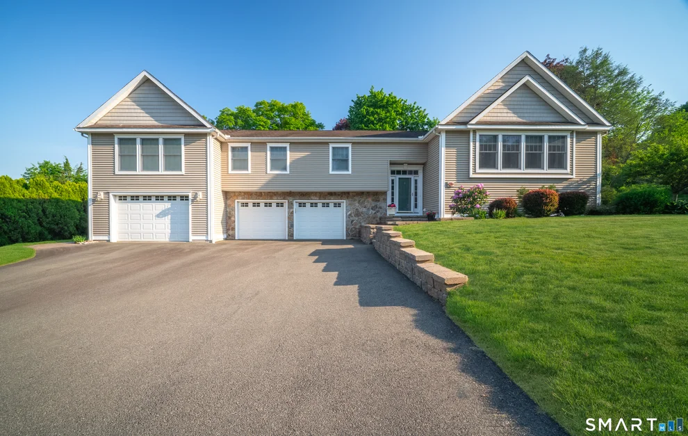 Unit for sale at 51 Snipes Terrace, Middletown, CT 06457