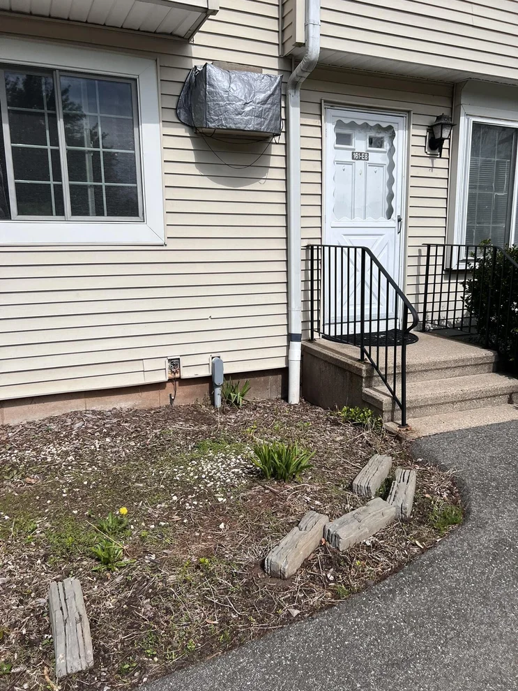 Unit for sale at 161 Cynthia Lane, Middletown, CT 06457