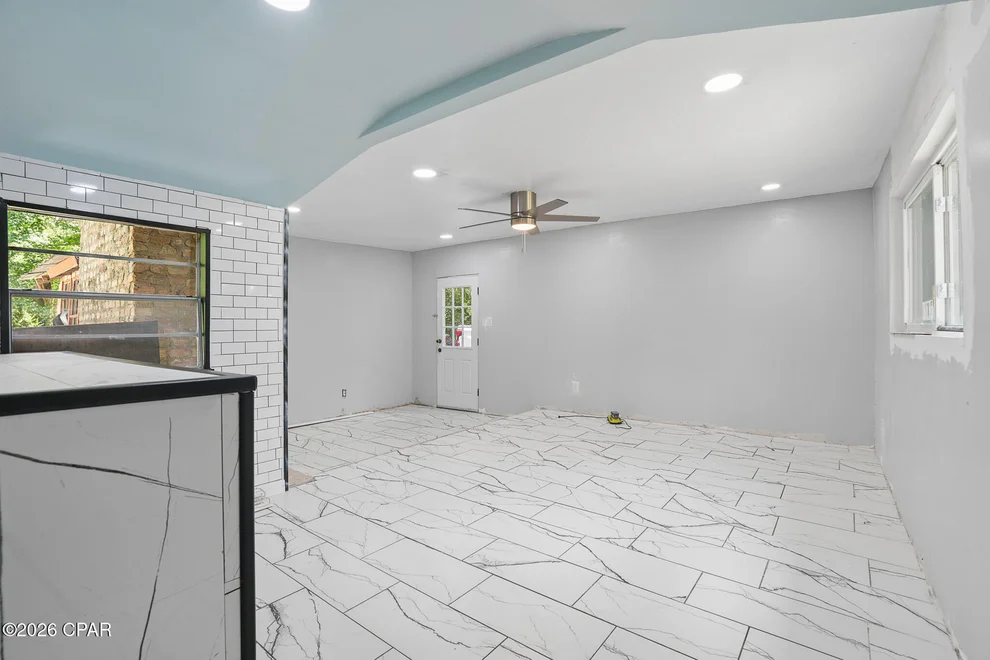 Unit for sale at 529 N 5th Street, Chipley, FL 32428