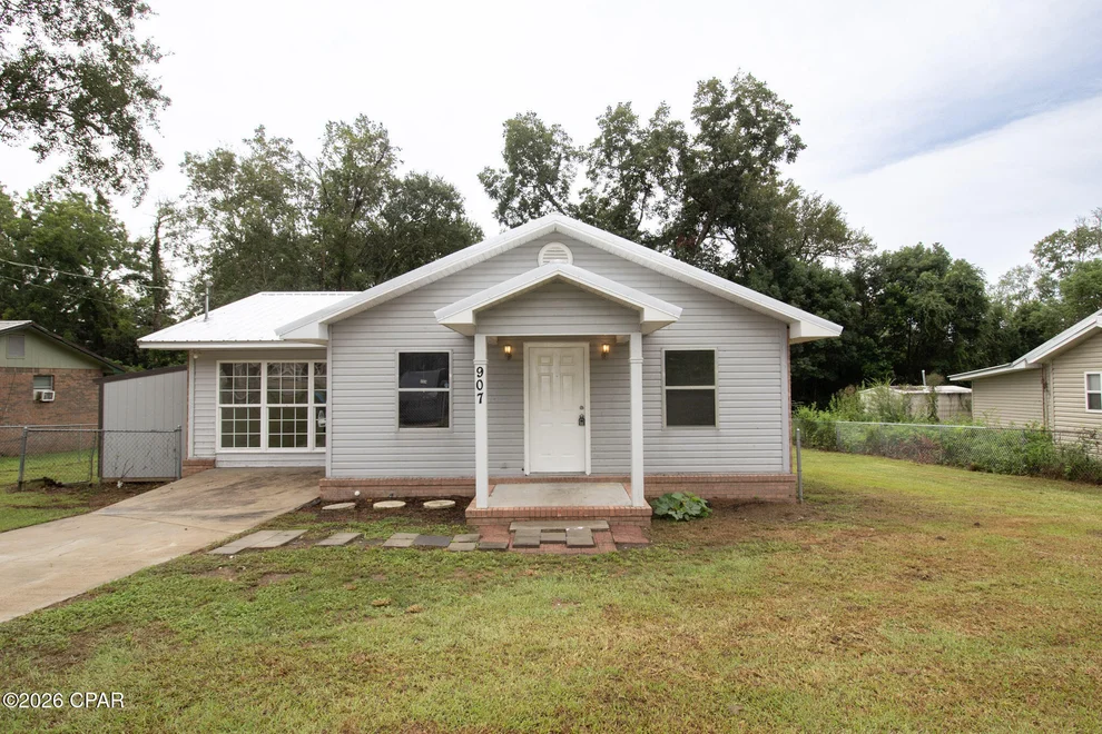 Unit for sale at 907 W Banfill Avenue, Bonifay, FL 32425
