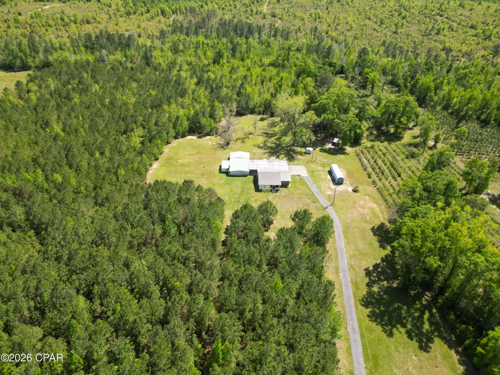 Unit for sale at 2527 Frost Lane, Chipley, FL 32428