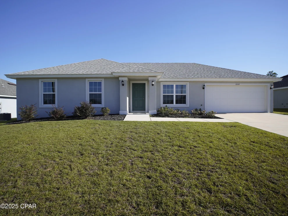 Unit for sale at 2209 Chase Street, Chipley, FL 32428