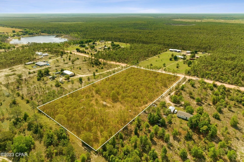 Unit for sale at 2460 Radcliff Circle Circle, Chipley, FL 32428