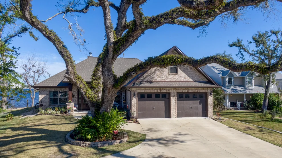 Unit for sale at 107 Florida Avenue, Lynn Haven, FL 32444