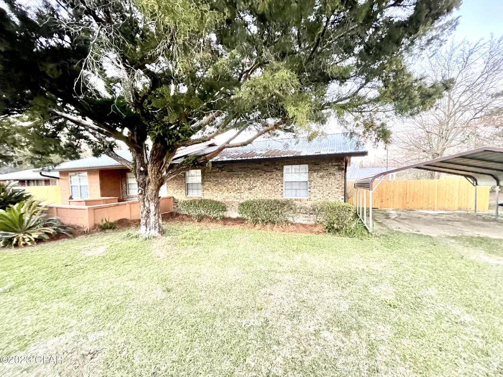 Unit for sale at 503 W Montana Avenue, Bonifay, FL 32425