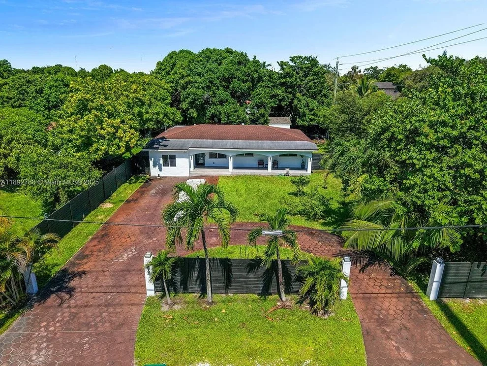 Unit for sale at 199 NE 163rd St, Miami, FL 33162