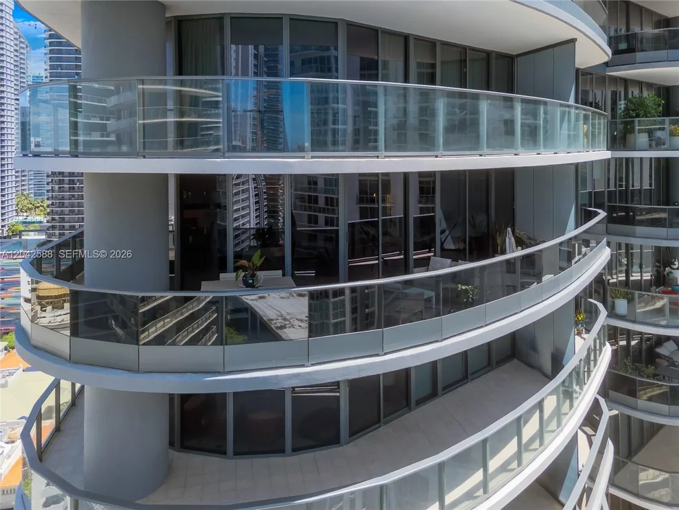 Unit for sale at 1000 Brickell Plz, Miami, FL 33131