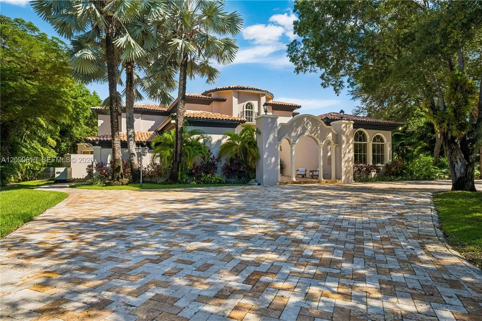Unit for sale at 7837 SW 117th St, Pinecrest, FL 33156