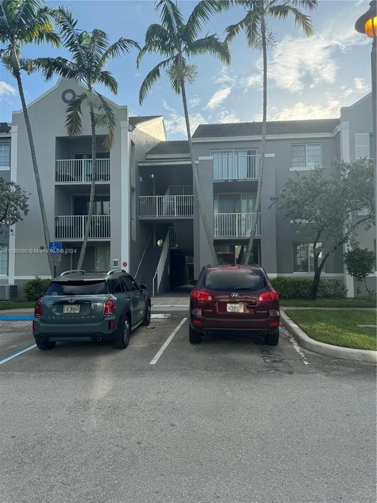 Unit for sale at 720 SW 111th Ave, Pembroke Pines, FL 33025
