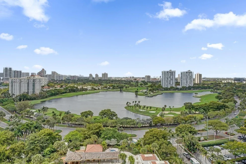 Unit for sale at 20281 E Country Club Dr, Aventura, FL 33180